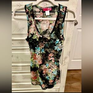 Floral Lace Sleeveless Top